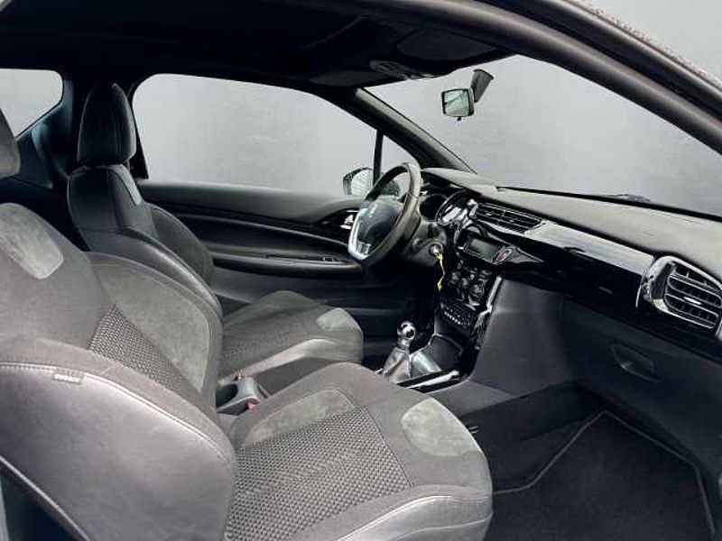 Citroen DS3 Cabrio SoChic 1.6 VTi 120 Tempomat PDC Kollisionswarner Alu Sportsitze
